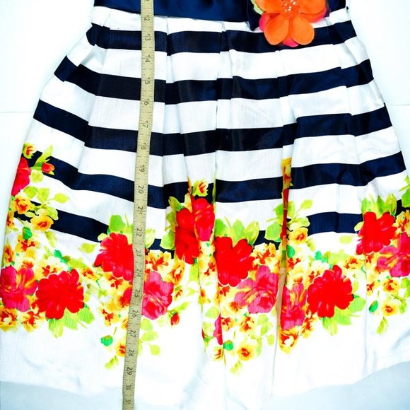 Girl's dress - Picture 5 of 12